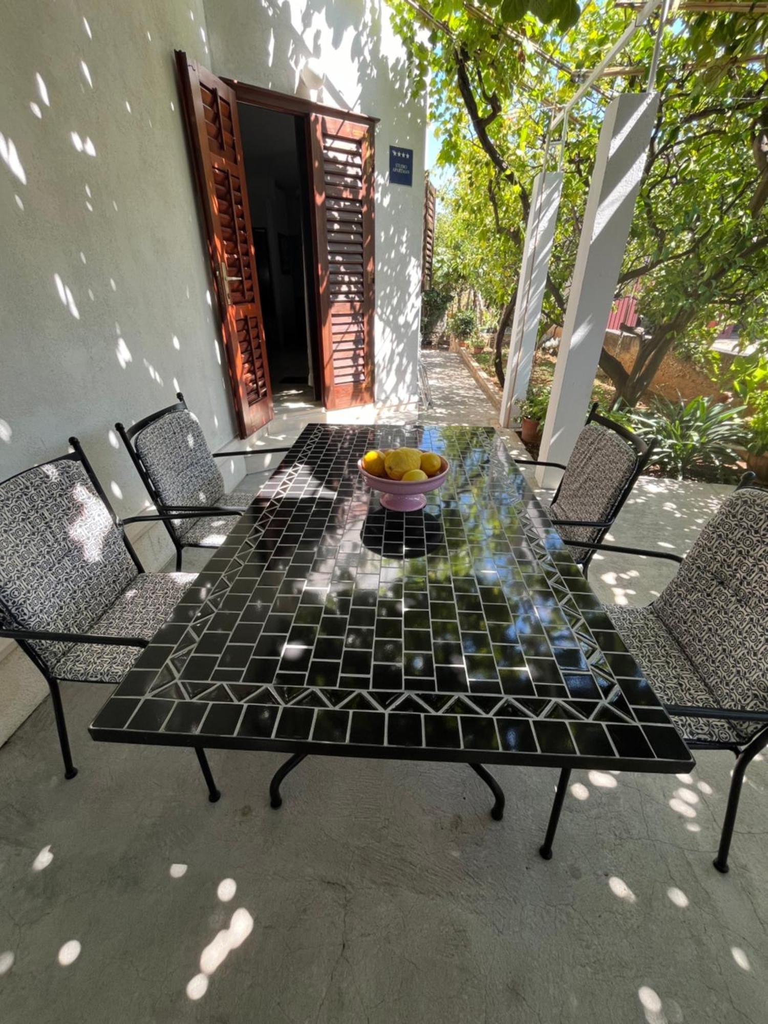 Apartman Mladenka Supetar Luaran gambar
