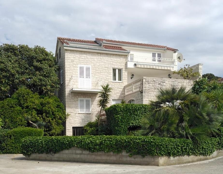 Apartman Mladenka Supetar Luaran gambar