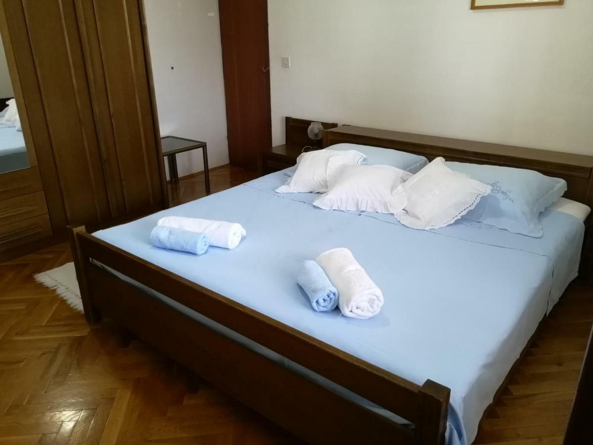 Apartman Mladenka Supetar Luaran gambar