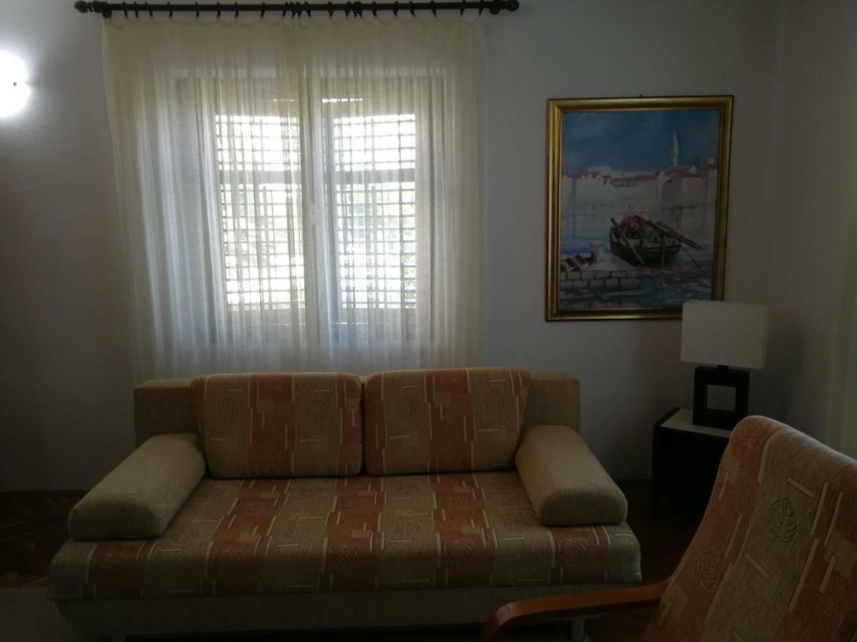 Apartman Mladenka Supetar Luaran gambar