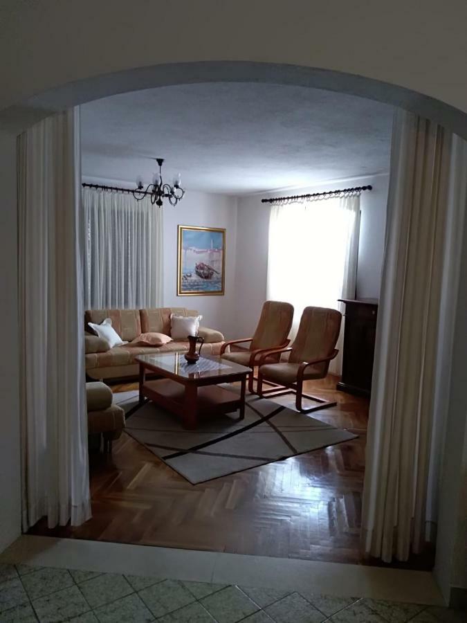 Apartman Mladenka Supetar Luaran gambar